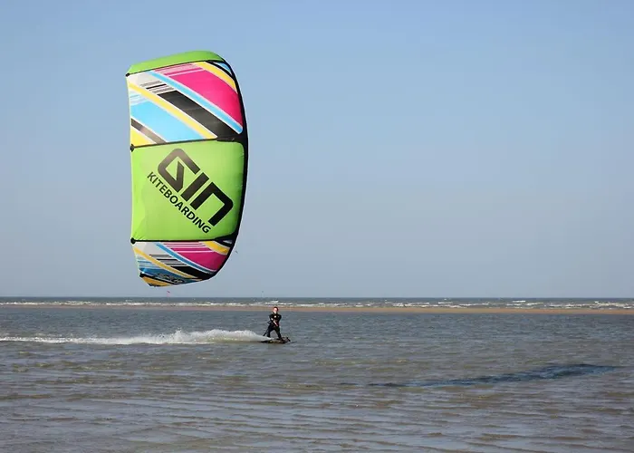 Studio Bord De Mer En Residence Merville Franceville Plage